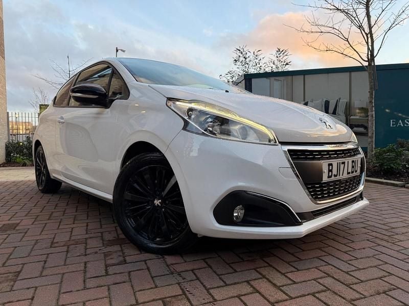 White Used 2017 Peugeot 208 Hatchback | £3,795 (Super price) - Image 1/4