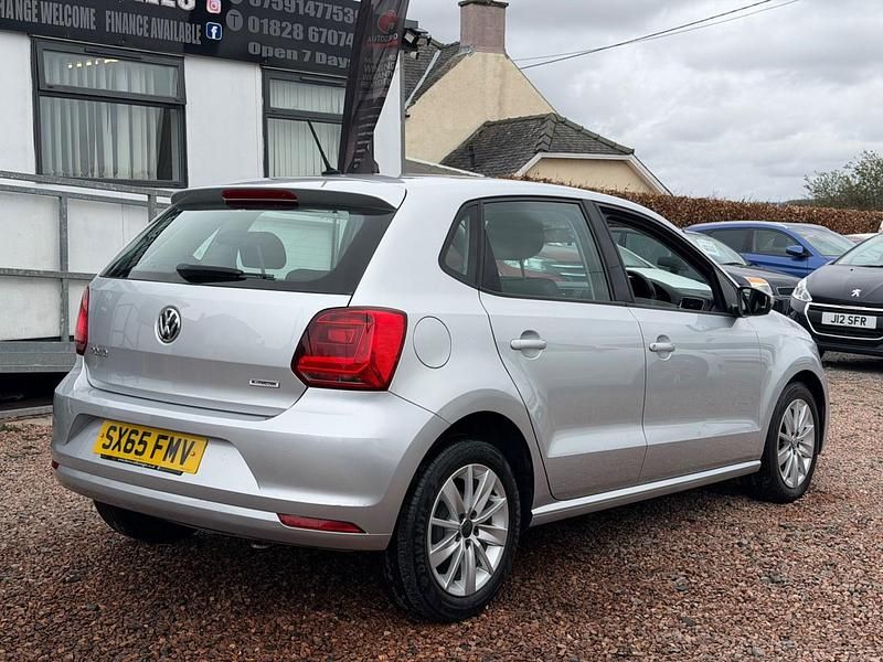 Usado VW Polo SE 75 HP (55 kW) 2015 Prateado Citadino