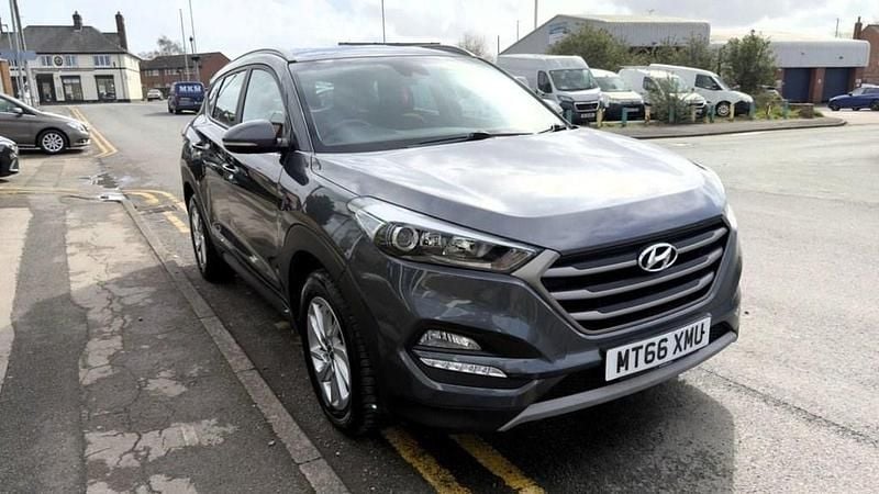 Used Hyundai Tucson SE 116 HP (85 kW) 2016 Grey SUV