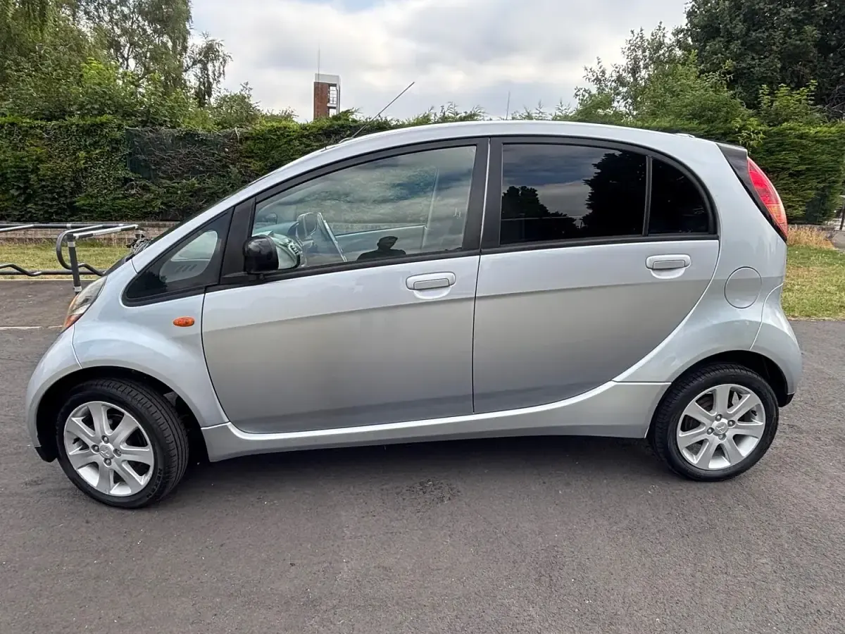 Used Mitsubishi i 64 HP (47 kW) 2008 Silver Hatchback