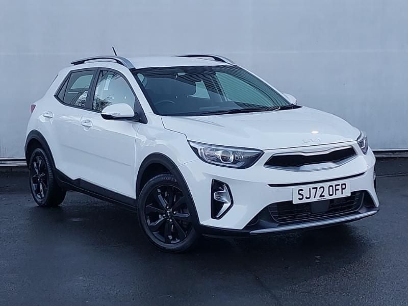 White Used 2022 Kia Stonic SUV | £13,498 (Fair price) - Image 1/4