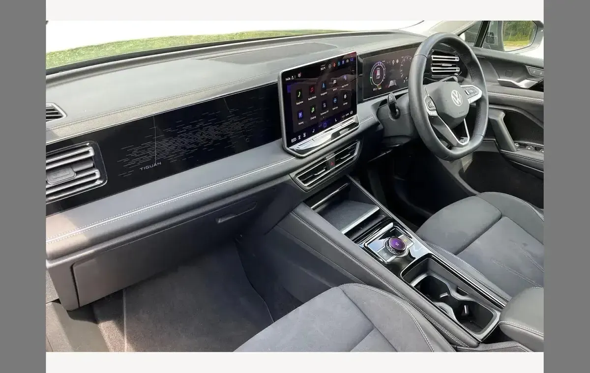 Used VW Tiguan Elegance 200 HP (147 kW) 2025 Green SUV