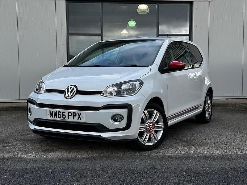 Used VW up! Beats 90 HP (66 kW) 2016 White Hatchback