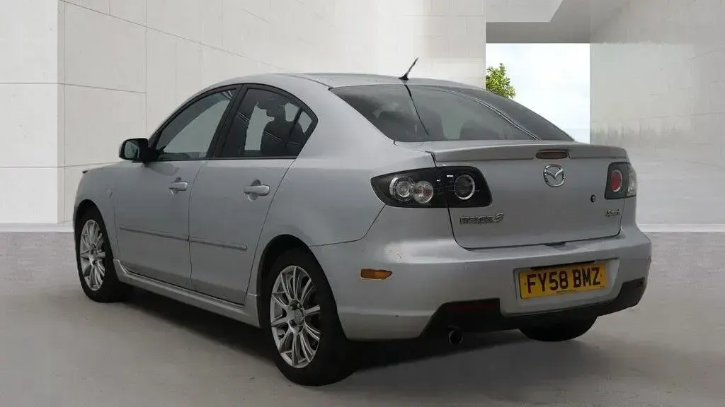 Usado Mazda 3 Inclusive 150 CV (110 kW) 2008 Plateado Berlina