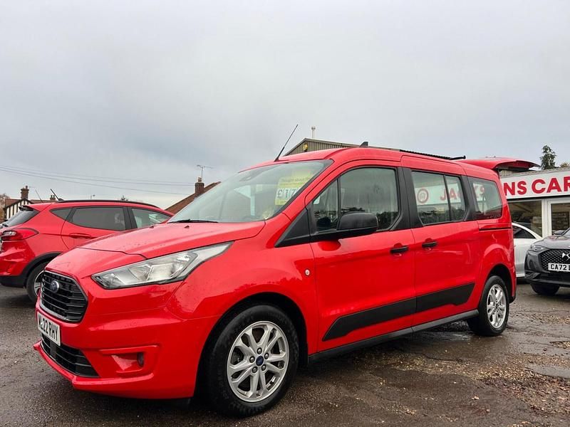 Used Ford Grand Tourneo Connect Zetec 120 HP (88 kW) 2022 Red MPV