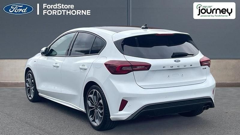 Used Ford Focus ST-Line X 155 HP (114 kW) 2023 White Hatchback