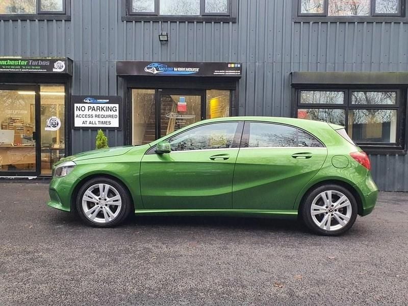 Used Mercedes A180 Executive 109 HP (80 kW) 2017 Green Hatchback