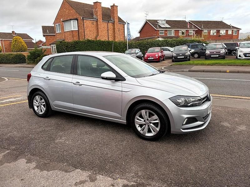 Used VW Polo SE 95 HP (69 kW) 2018 Silver Hatchback