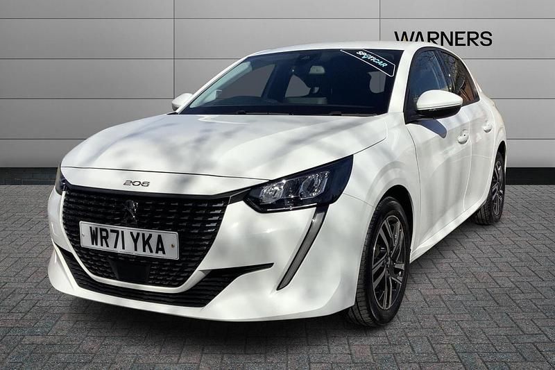 Used Peugeot 208 Allure Premium 99 HP (72 kW) 2022 White Hatchback