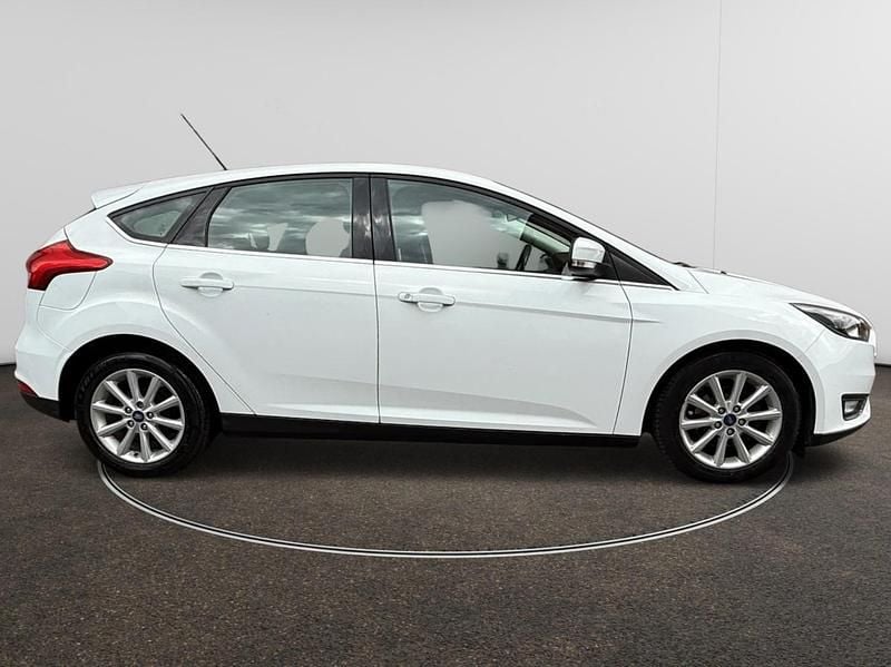 Used Ford Focus Titanium 2015 White Hatchback