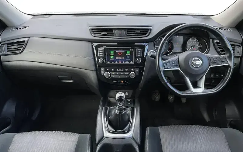 Used Nissan X-Trail N-Connecta 150 HP (110 kW) 2020 Silver SUV