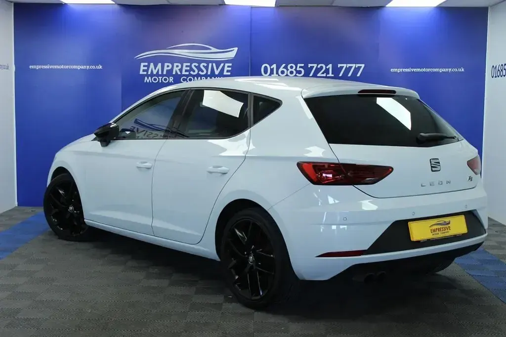 Used Seat Leon FR 125 HP (91 kW) 2018 White Hatchback