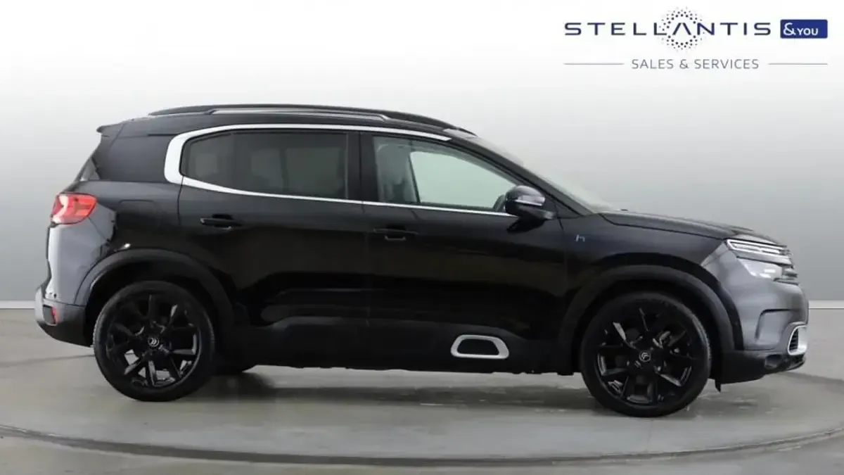 Used Citroën C5 Aircross Shine 222 HP (163 kW) 2022 Black SUV