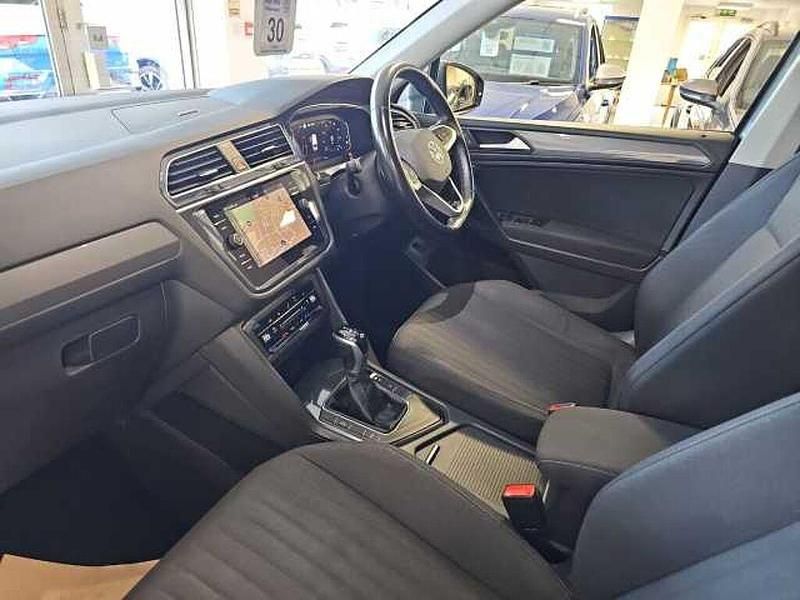 Used VW Tiguan Allspace Life 150 HP (110 kW) 2022 Grey SUV