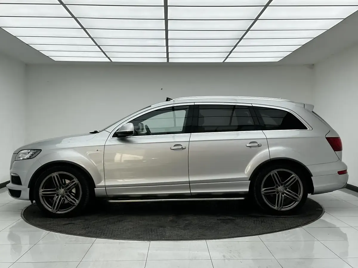 Used Audi Q7 S-line plus 245 HP (180 kW) 2014 Silver SUV