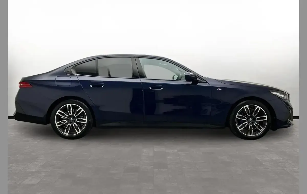 Used BMW 520 M Sport 205 HP (150 kW) 2024 Blue Sedan