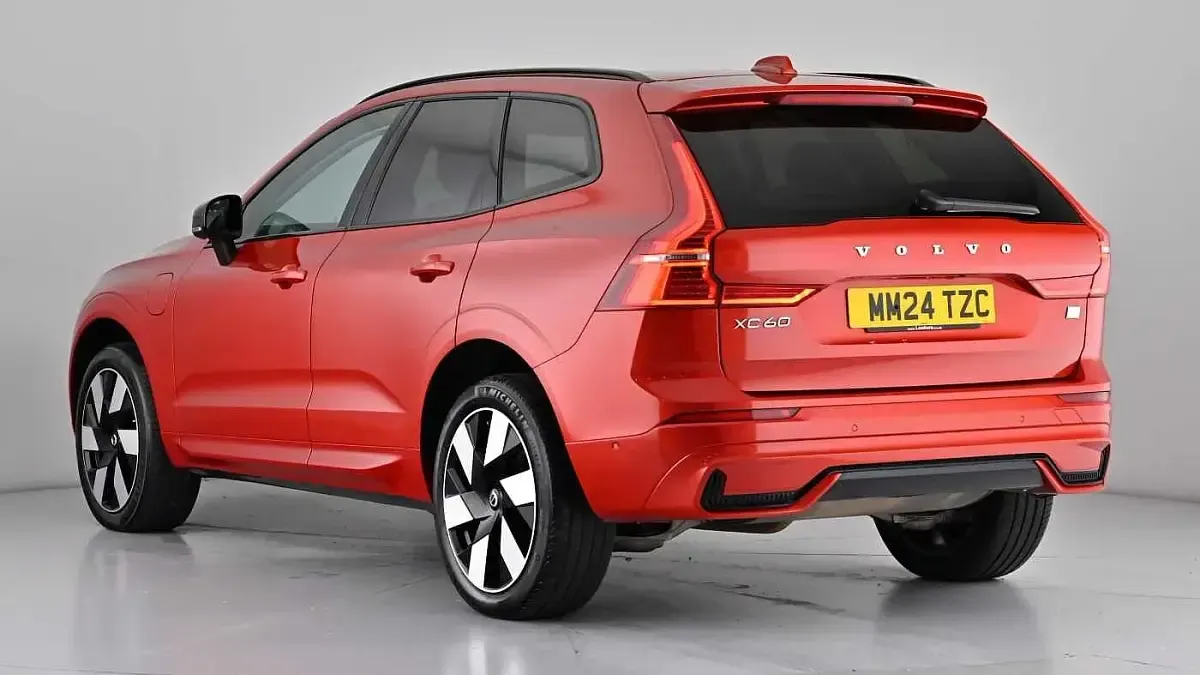Used Volvo XC60 Ultimate 455 HP (334 kW) 2024 Fusion red SUV