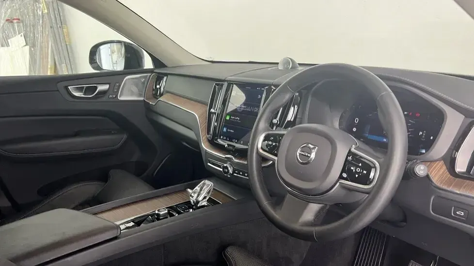 Used Volvo XC60 Ultimate 247 HP (181 kW) 2022 Silver SUV