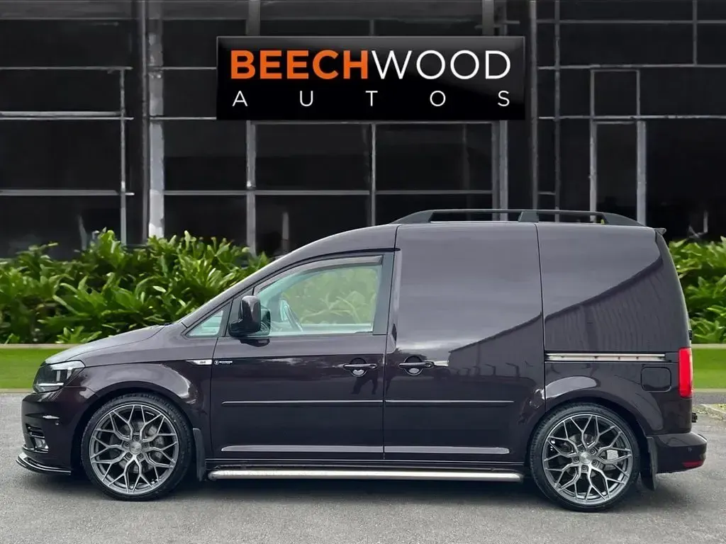 Used VW Caddy Highline 150 HP (110 kW) 2017 Mauve/purple MPV