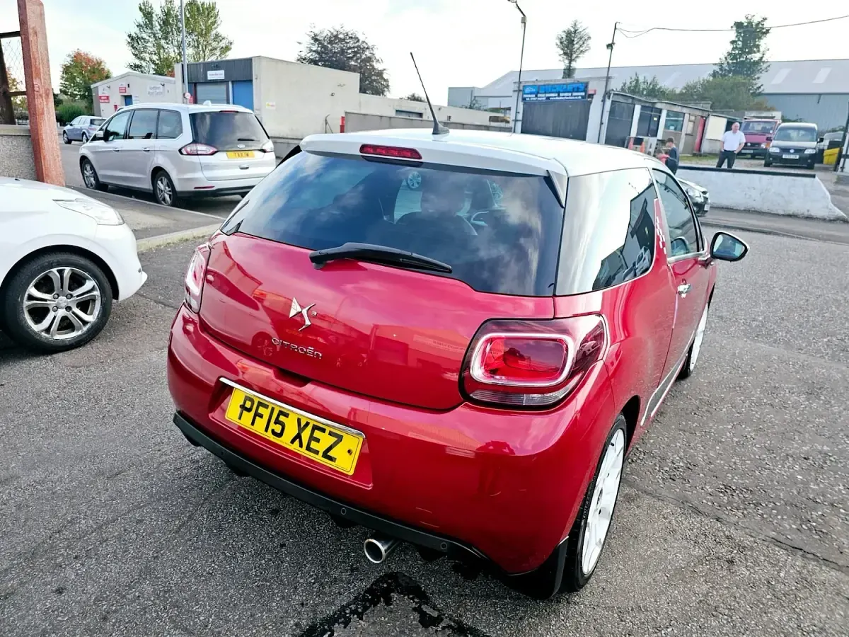 Used Citroën DS3 90 HP (66 kW) 2015 Red Hatchback