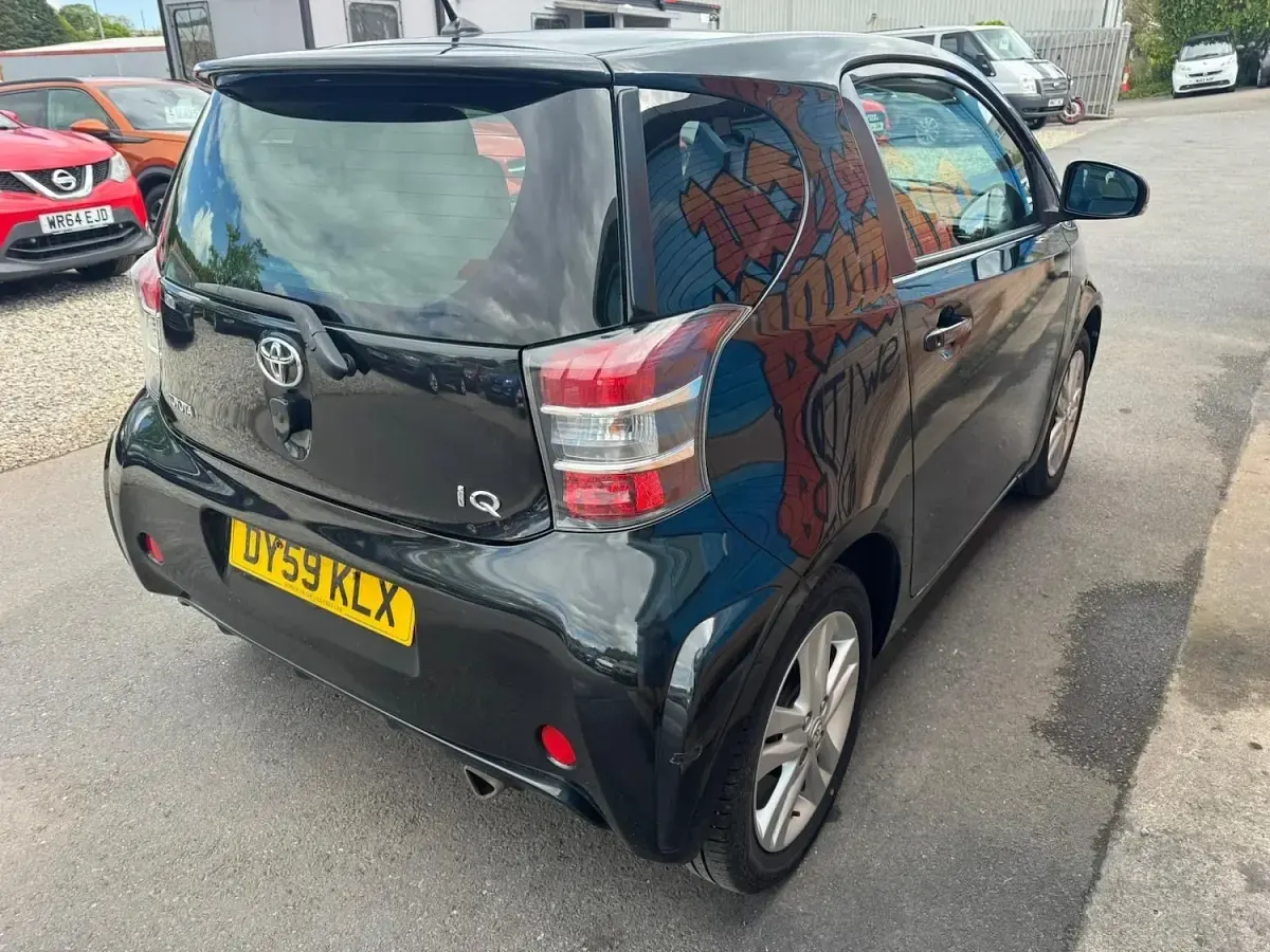 Used Toyota iQ 98 HP (72 kW) 2009 Black Hatchback