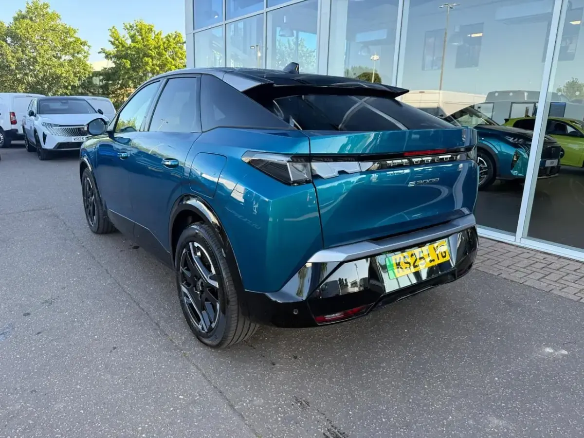 Used Peugeot e-3008 GT 152 kW (207 HP) 2025 Blue SUV