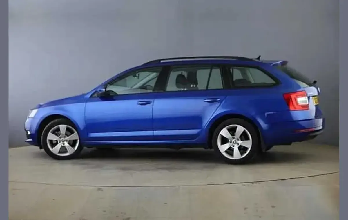 Used Skoda Octavia SE Drive 147 HP (108 kW) 2020 Race blue metallic Estate