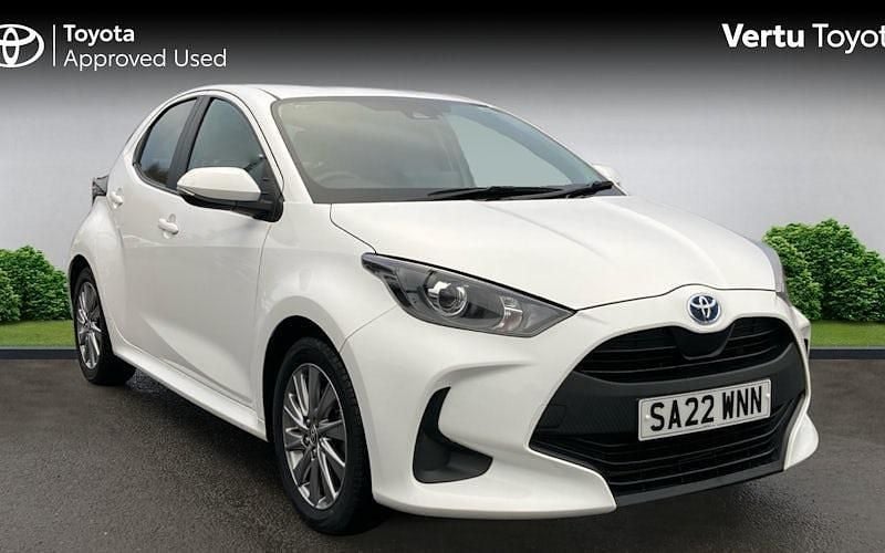 Used 2025 Toyota Yaris Hybrid Hatchback | £16,458 (Super price) - Image 1/4