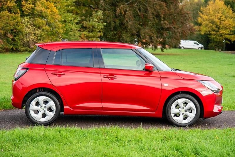 Usado Suzuki Swift 2025 Vermelho Citadino