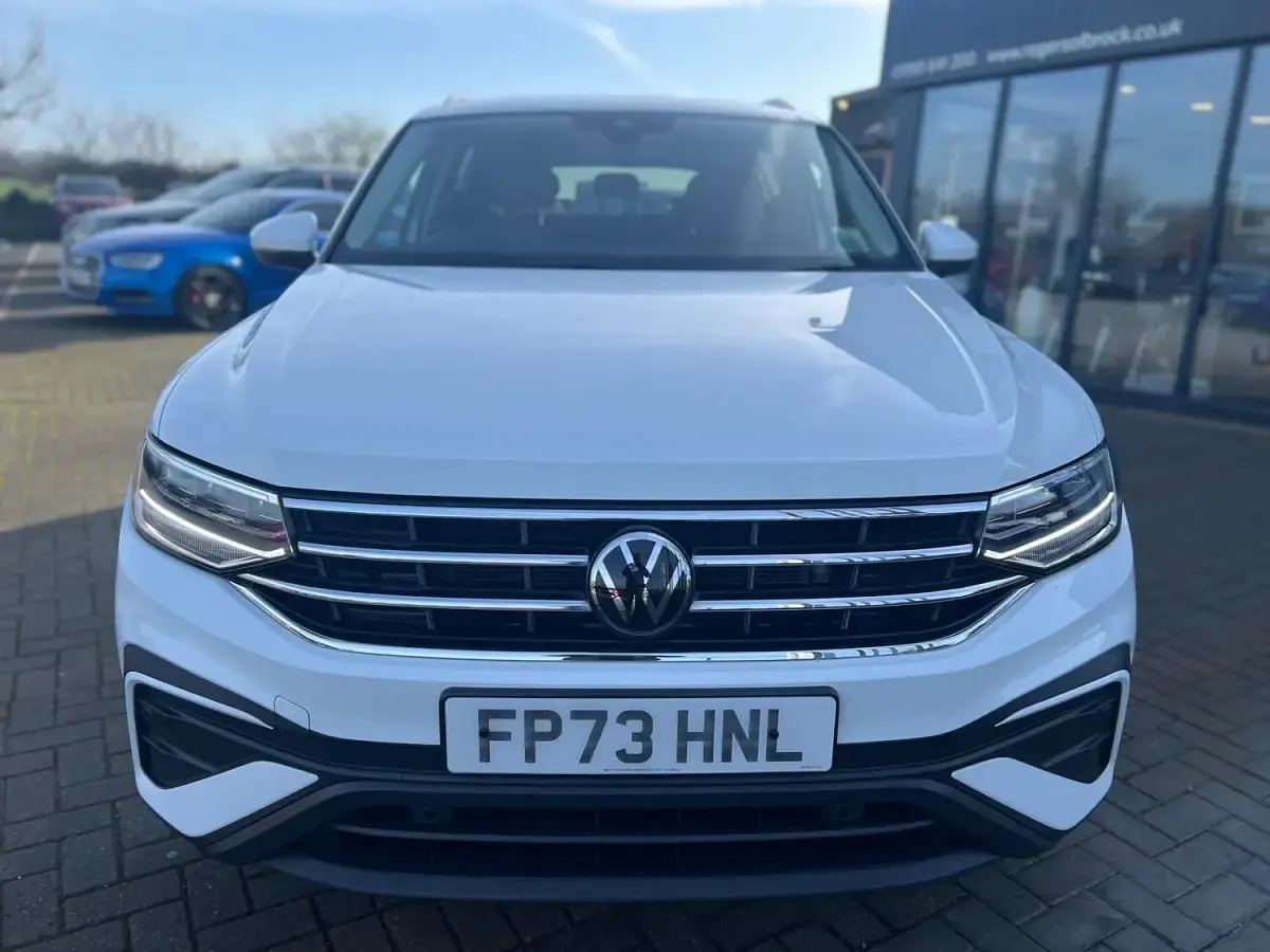 Used VW Tiguan Allspace Life 150 HP (110 kW) 2023 White SUV