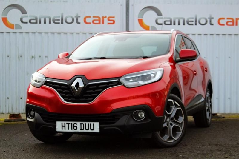 Red Used 2016 Renault Kadjar Dynamique SUV | £6,490 (Fair price) - Image 1/3