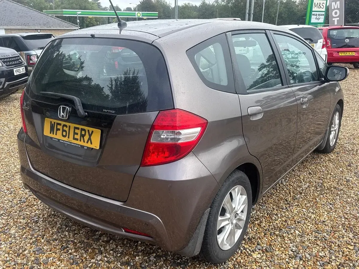 Used Honda Jazz ES 99 HP (72 kW) 2011 Brown Hatchback