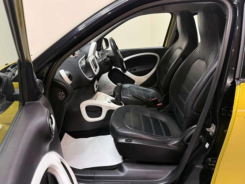 Used Smart ForFour Premium 71 HP (52 kW) 2015 Yellow Hatchback
