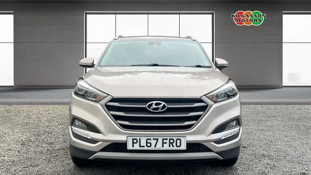 Used Hyundai Tucson SE 132 HP (97 kW) 2018 Beige SUV