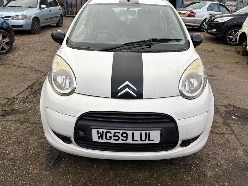 Used Citroën C1 68 HP (50 kW) 2009 White Hatchback