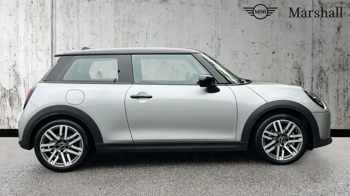 Used Mini Cooper Hatch 113 kW (154 HP) 2025 Silver Hatchback