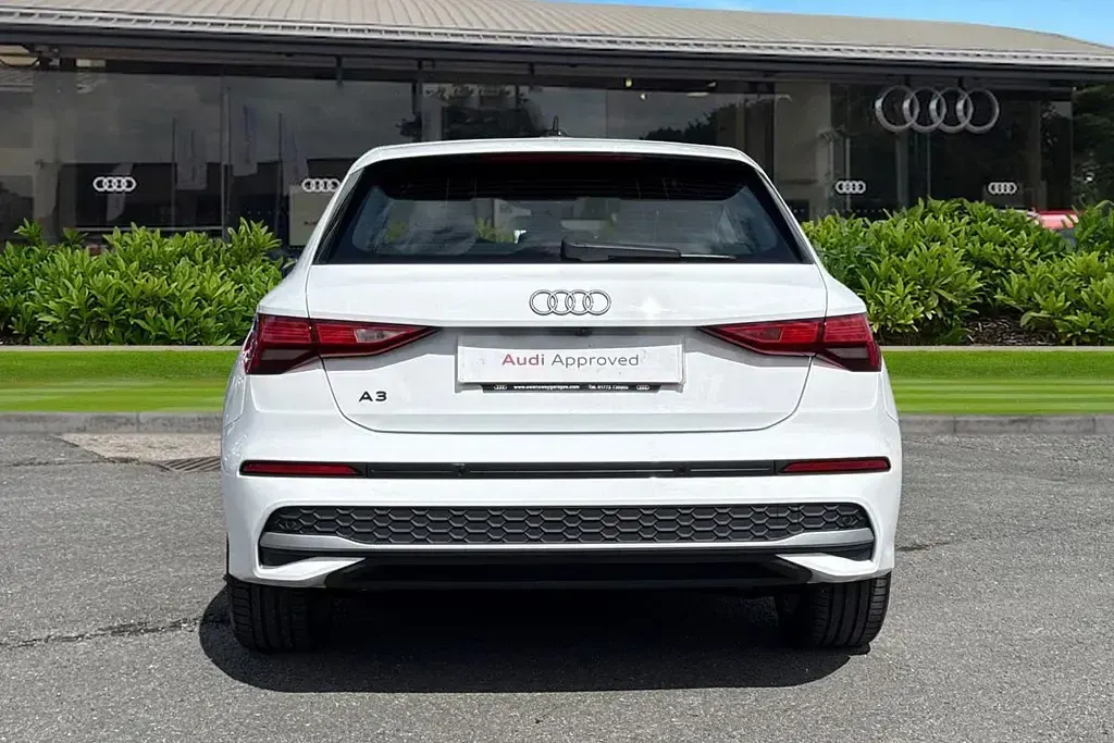 Used Audi A3 e-tron Sport 204 HP (150 kW) 2026 White Hatchback