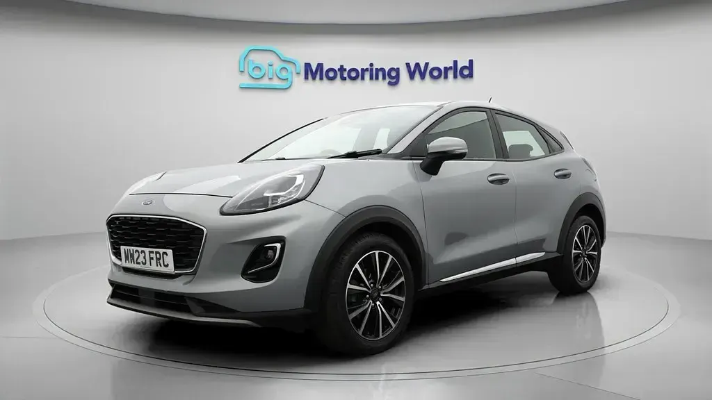 Usado Ford Puma Titanium 125 HP (91 kW) 2023 Prateado SUV