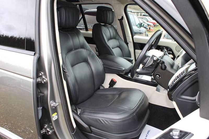 Used Land Rover Range Rover Autobiography 339 HP (249 kW) 2018 Silver SUV