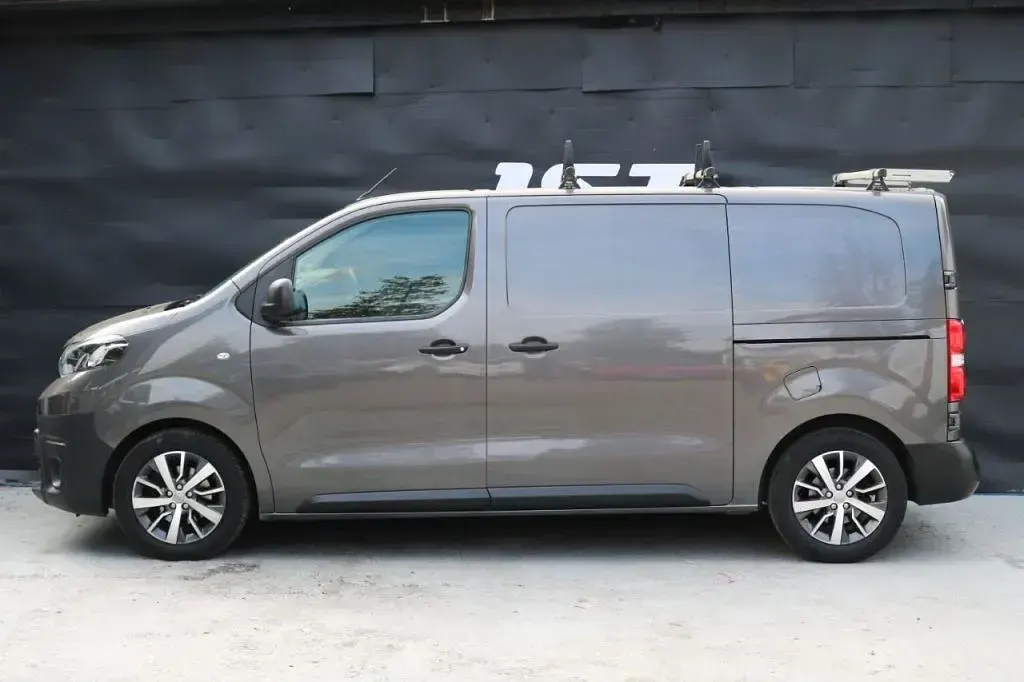 Usado Toyota Proace 120 CV (88 kW) 2019 Gris Monovolumen