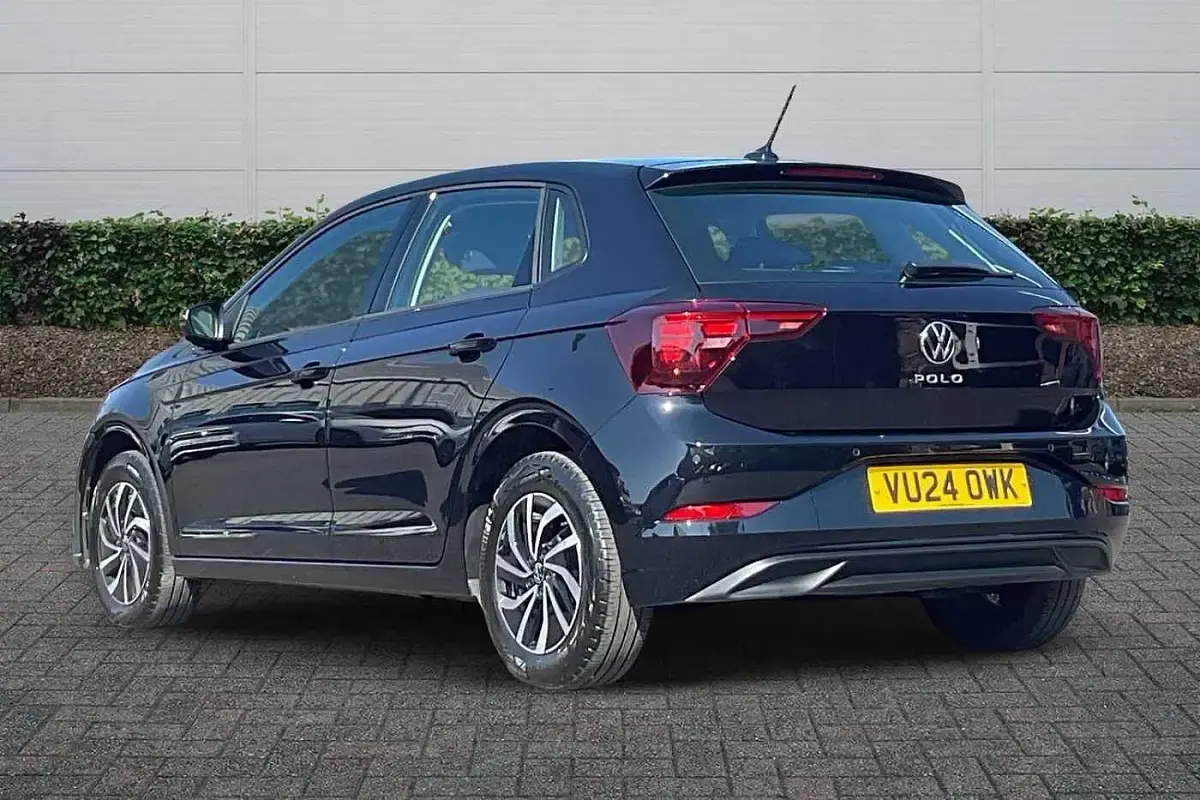 Used VW Polo Life 95 HP (69 kW) 2024 Black Hatchback