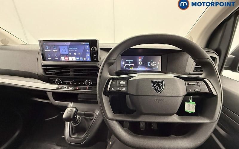 Used Peugeot Expert 145 HP (106 kW) 2025 Van