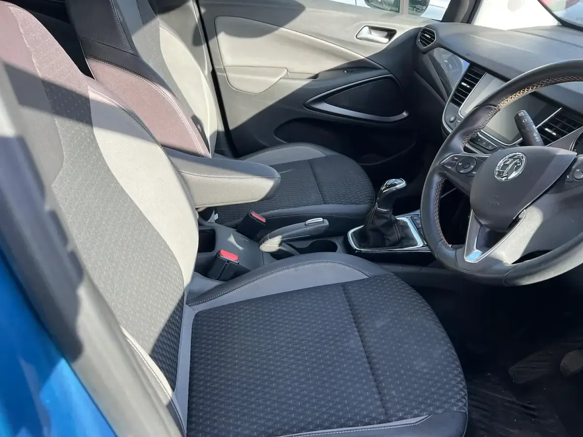 Used Vauxhall Crossland X S 99 HP (72 kW) 2017 Blue SUV