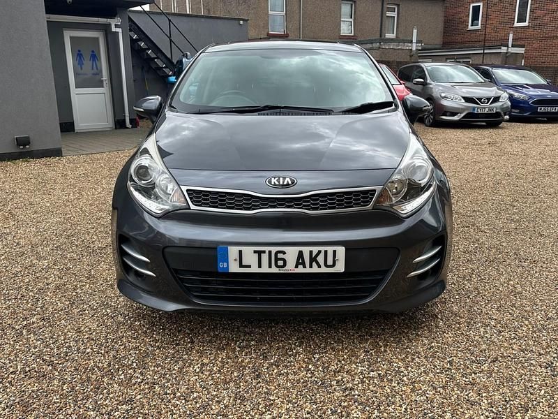 Used Kia Rio 90 HP (66 kW) 2016 Grey Hatchback