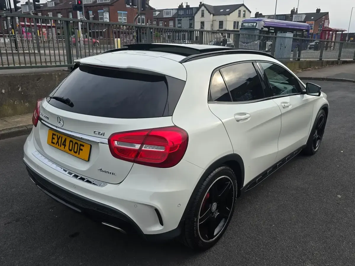 Used Mercedes GLA220 AMG line 170 HP (125 kW) 2014 White SUV