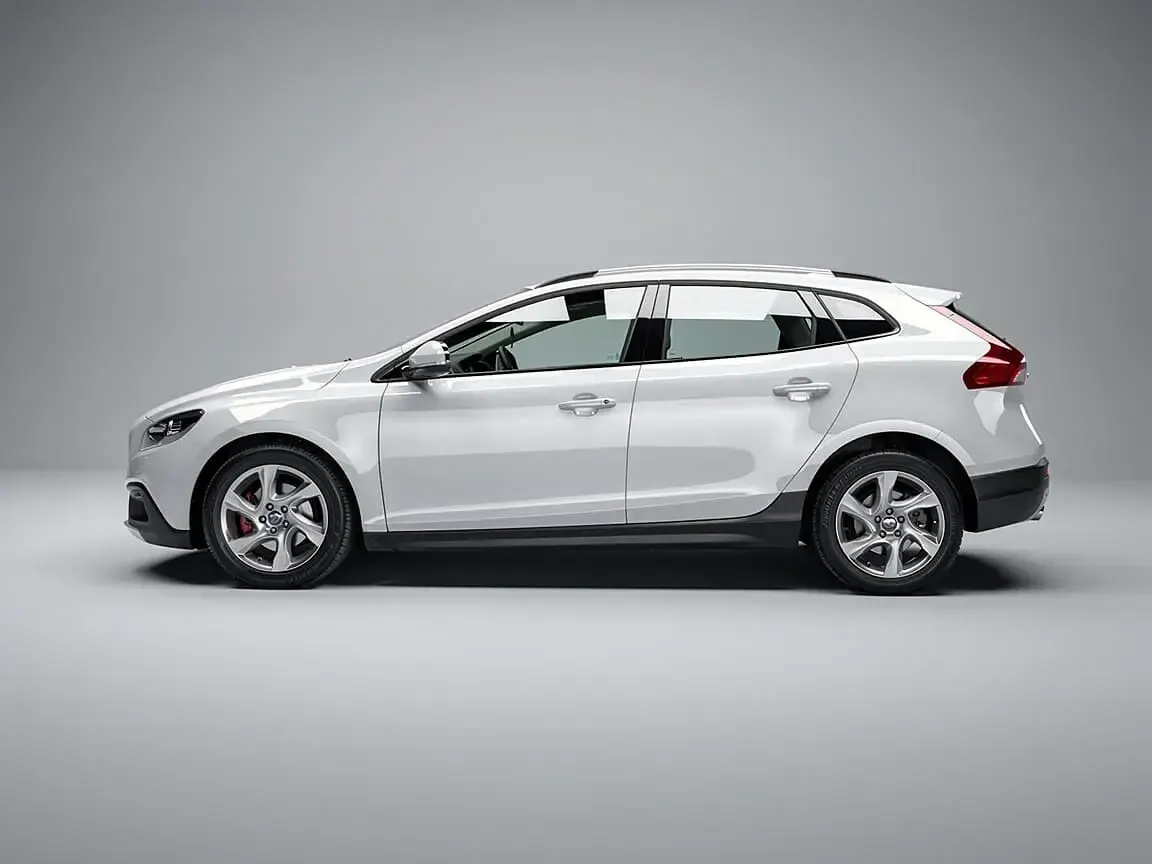 Used Volvo V40 2013 White Hatchback