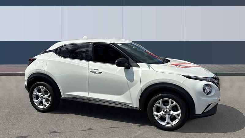 White Used 2021 Nissan Juke N-Connecta SUV | £12,778 (Fair price) - Image 1/4