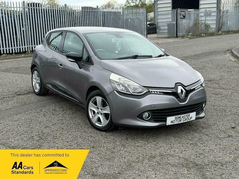 Used Renault Clio IV Dynamique 90 HP (66 kW) 2015 Grey Hatchback
