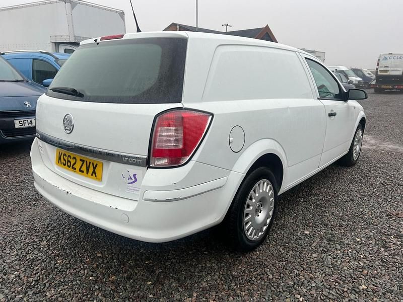Used Vauxhall Astra Club 2013 White Van