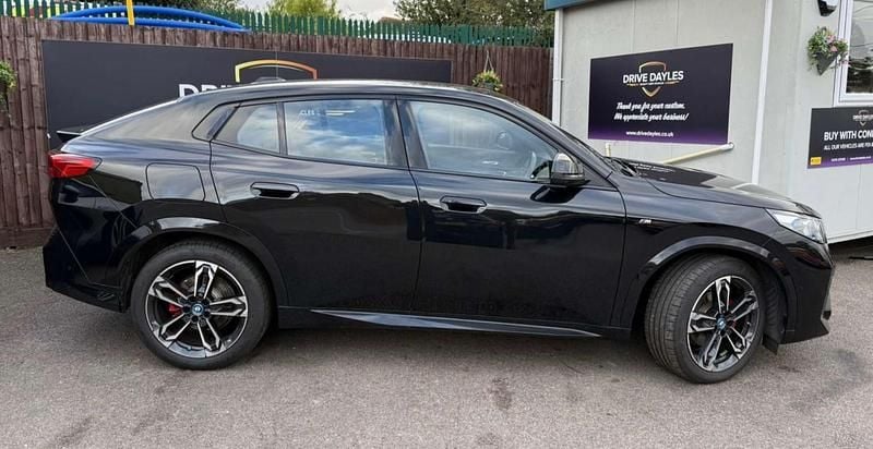 Usado BMW iX2 M Sport 150 kW (204 HP) 2024 Preto SUV